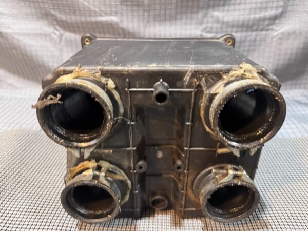 1983 YAMAHA Venture Royale XVZ1200 XVZ 1200 Air Cleaner Filter Housing Box - Image 15