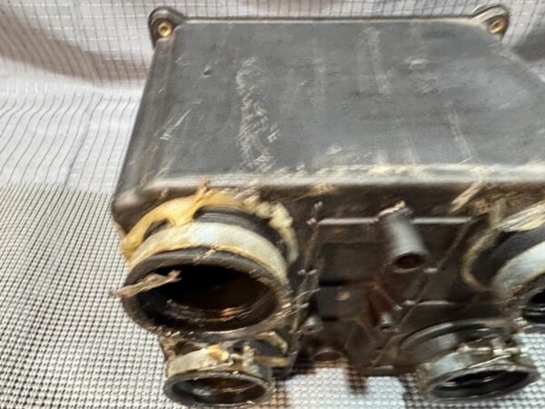 1983 YAMAHA Venture Royale XVZ1200 XVZ 1200 Air Cleaner Filter Housing Box - Image 16