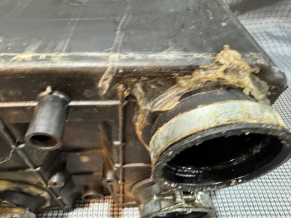 1983 YAMAHA Venture Royale XVZ1200 XVZ 1200 Air Cleaner Filter Housing Box - Image 18