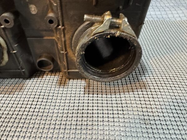 1983 YAMAHA Venture Royale XVZ1200 XVZ 1200 Air Cleaner Filter Housing Box - Image 19