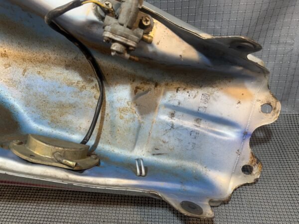 1983 Suzuki Tempter GR650 Gas Tank Fuel Cell - Image 10