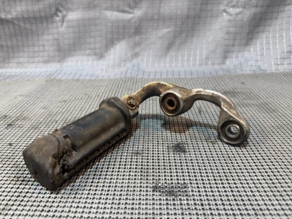1983 Suzuki Tempter GR650-X FRAME FRONT RIGHT SIDE FOOT PEG - Image 6