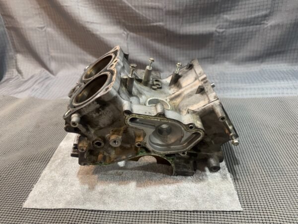 2002 Honda St 1100 Engine Motor Crankcase Engine Block - Image 3