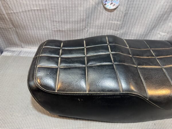 1983 83 Suzuki GR650 X Tempter Full Seat - Image 3