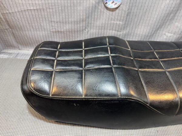 1983 83 Suzuki GR650 X Tempter Full Seat - Image 4