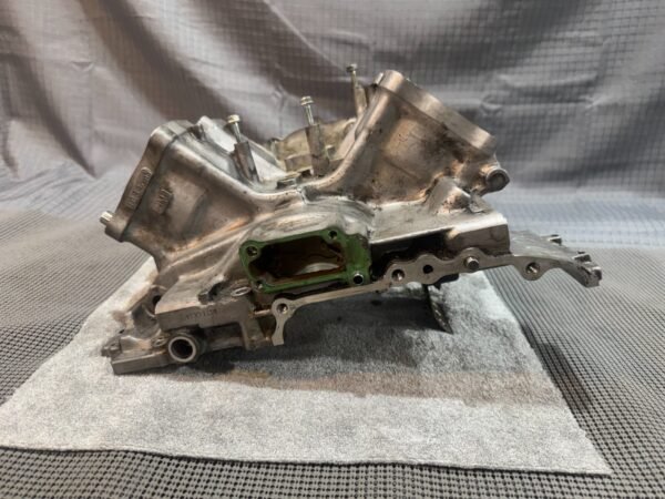 2002 Honda St 1100 Engine Motor Crankcase Engine Block - Image 13