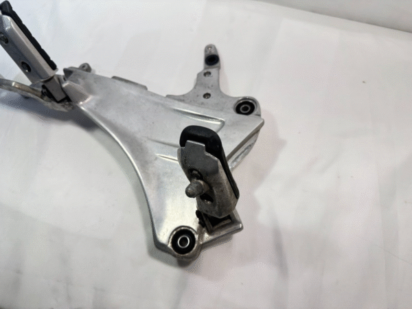 2002 Honda ST1100 OEM RIGHT FRONT FOOT REST PEG STEP BRACKET - Image 3