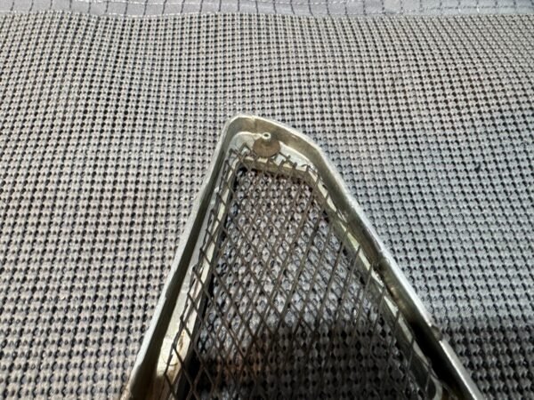 1983 Yamaha XVZ1200 Venture Royale Left Radiator Side Cover - Image 13