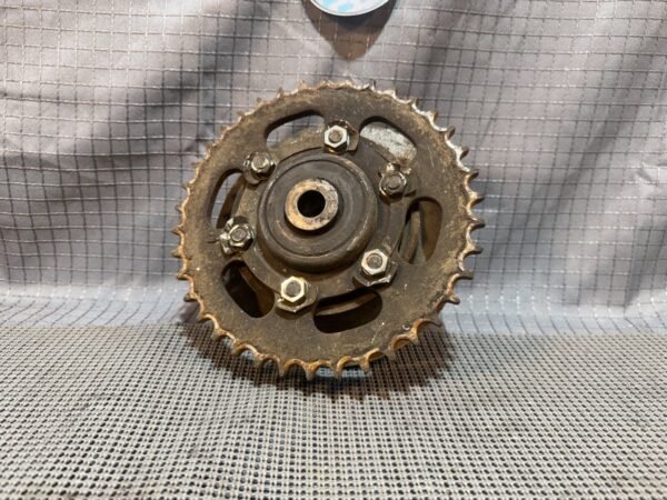1983 Suzuki GR650 Tempter S936-5) rear wheel sprocket and carrier - Image 2