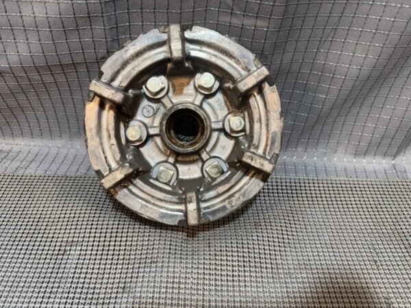 1983 Suzuki GR650 Tempter S936-5) rear wheel sprocket and carrier - Image 3