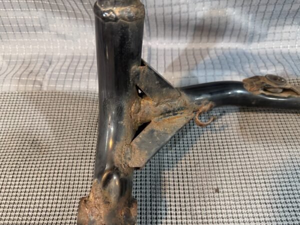 2002 Honda ST 1100 ST1100 left side engine mount frame rail bar - Image 9