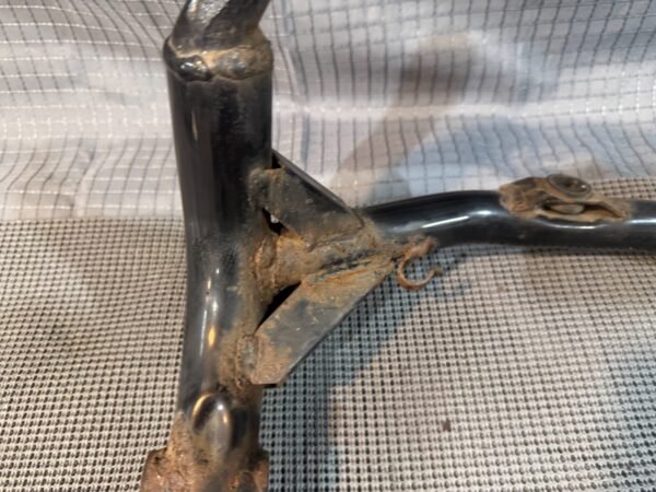 2002 Honda ST 1100 ST1100 left side engine mount frame rail bar - Image 10