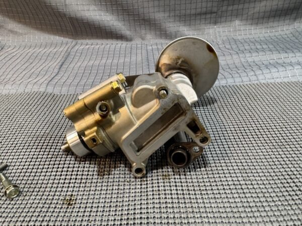 Honda ST1100 ST 1100 Engine Oil Pump Assembly 2002 - Image 6