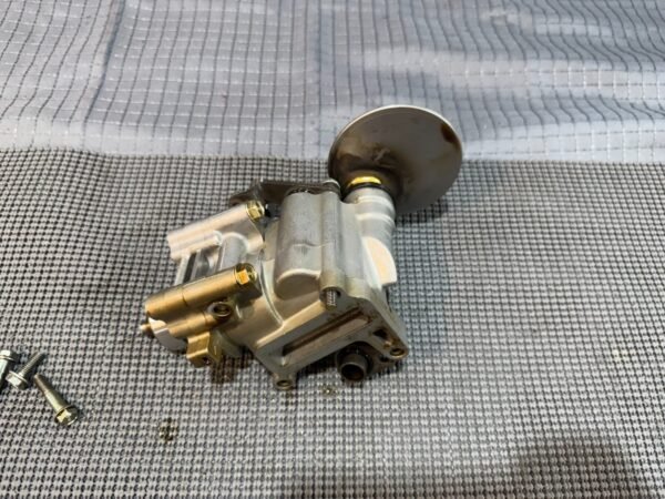Honda ST1100 ST 1100 Engine Oil Pump Assembly 2002 - Image 9