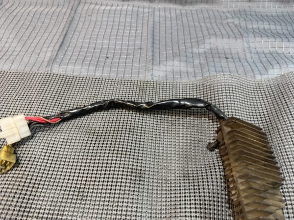 1983 YAMAHA VENTURE ROYALE XVZ1200D RECTIFIER VOLTAGE REGULATOR 18k Miles - Image 9