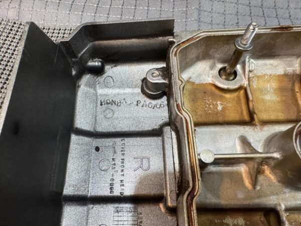 Honda ST 1100 ST1100 2002 Right Cylinder Head Cover / Valve Cover - Image 11