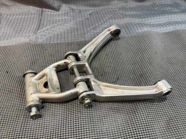 1983 YAMAHA VENTURE XVZ1200 REAR BACK SUSPENSION LINK LINKAGE
