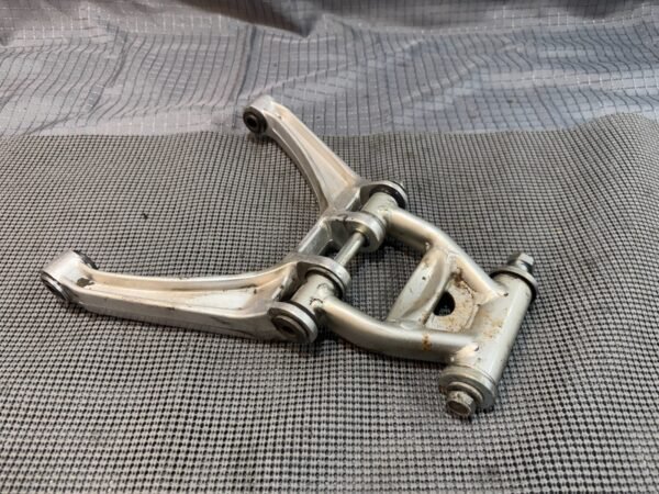 1983 YAMAHA VENTURE XVZ1200 REAR BACK SUSPENSION LINK LINKAGE - Image 3