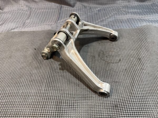 1983 YAMAHA VENTURE XVZ1200 REAR BACK SUSPENSION LINK LINKAGE - Image 5