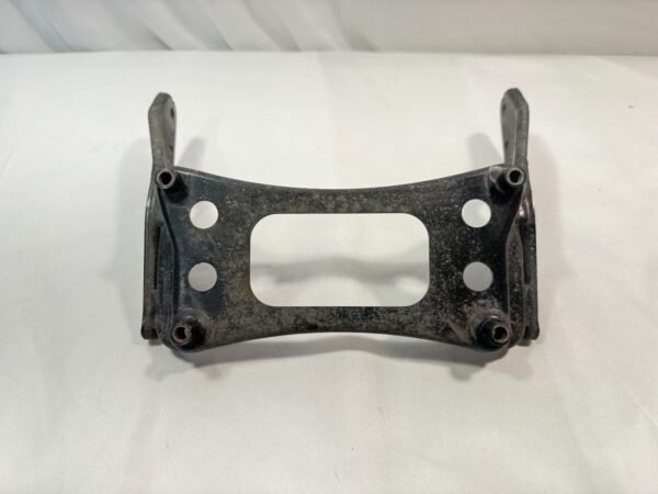 2002 honda st1100 REAR BACK SUBFRAME PLATE CENTER GRAB RAIL - Image 3