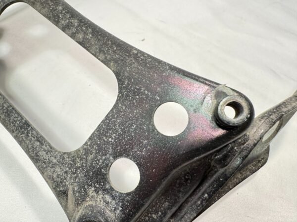 2002 honda st1100 REAR BACK SUBFRAME PLATE CENTER GRAB RAIL - Image 5