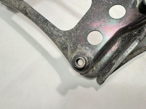 2002 honda st1100 REAR BACK SUBFRAME PLATE CENTER GRAB RAIL - Image 6