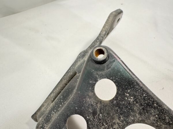 2002 honda st1100 REAR BACK SUBFRAME PLATE CENTER GRAB RAIL - Image 8