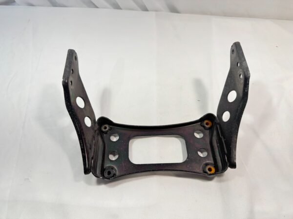 2002 honda st1100 REAR BACK SUBFRAME PLATE CENTER GRAB RAIL - Image 9