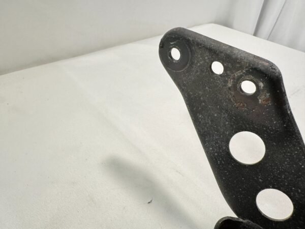2002 honda st1100 REAR BACK SUBFRAME PLATE CENTER GRAB RAIL - Image 11