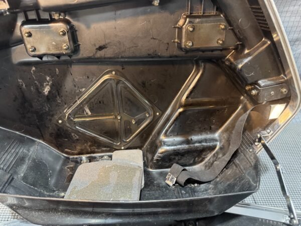83-85 YAMAHA VENTURE ROYALE XVZ1200D LEFT & RIGHT SIDE CARGO LUGGAGE SADDLEBAG - Image 10