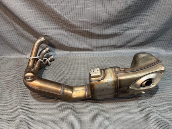 OEM Yamaha MT-09 Exhaust Assembly B7N-14710-10-00 - Image 2
