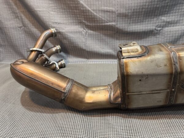 OEM Yamaha MT-09 Exhaust Assembly B7N-14710-10-00 - Image 4