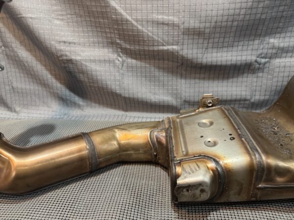 OEM Yamaha MT-09 Exhaust Assembly B7N-14710-10-00 - Image 9