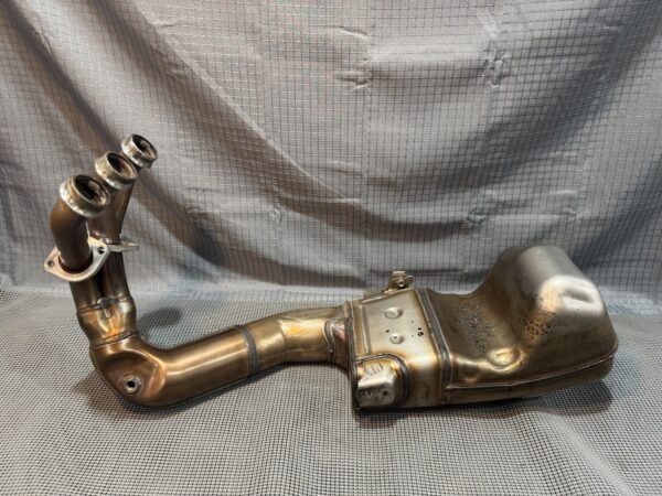OEM Yamaha MT-09 Exhaust Assembly B7N-14710-10-00 - Image 11