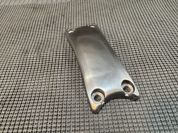 1983 Yamaha Venture XVZ1200 XVZ 1200 front fender brace mount fork bracket - Image 2