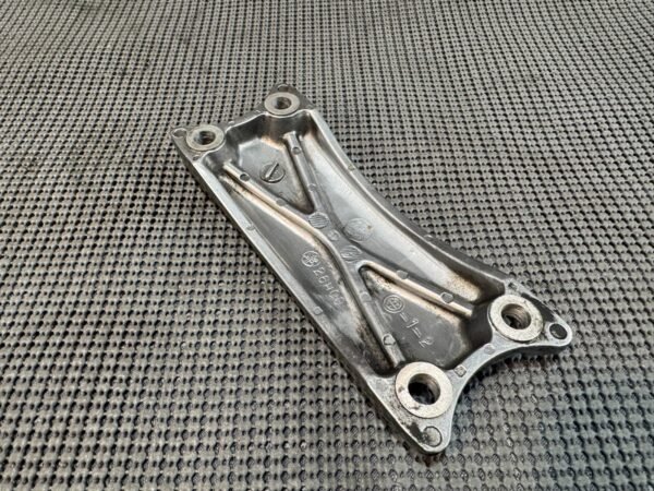 1983 Yamaha Venture XVZ1200 XVZ 1200 front fender brace mount fork bracket - Image 7
