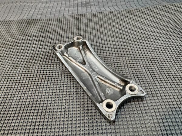 1983 Yamaha Venture XVZ1200 XVZ 1200 front fender brace mount fork bracket - Image 9