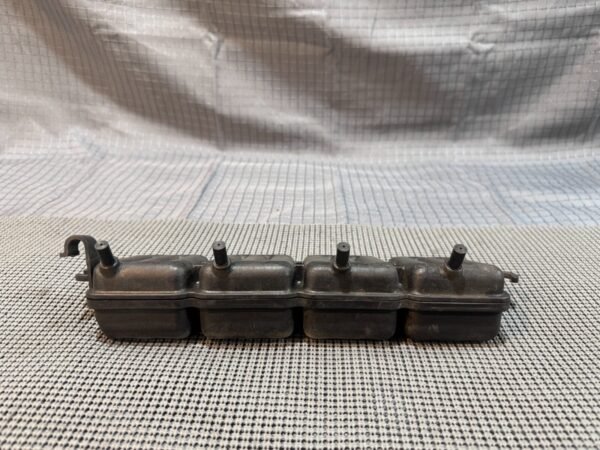 1983 Yamaha Venture Royale XVZ1200 XVZ 1200 Air Breather Vacuum Chamber - Image 6