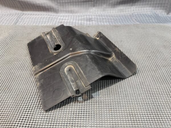 1983 Yamaha XVZ12TDK VENTURE Engine Top Cover Heat Shield - Image 8