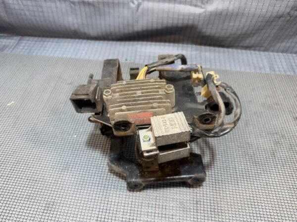 ⭐ Honda CB 900 CB900 Battery Cage Regulator - Image 2