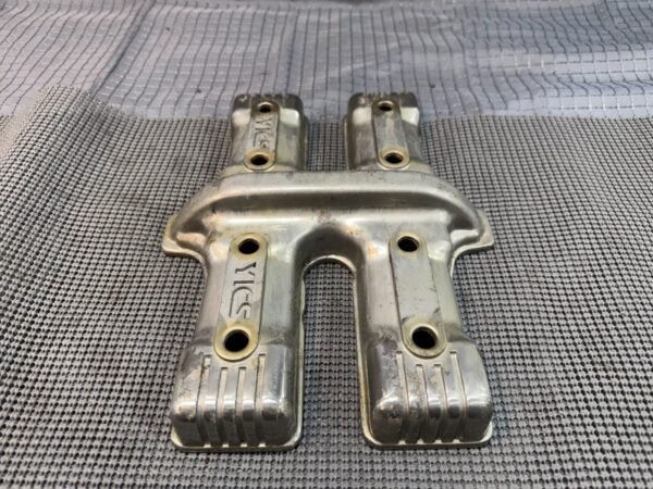 1983 Yamaha XVZ1200 Venture Rear Valve Cover - Image 11
