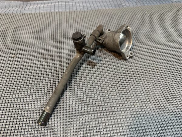 1983 YAMAHA VENTURE ROYALE XVZ1200 XVZ 1200 D THERMOSTAT HOUSING - Image 2