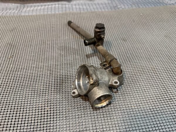 1983 YAMAHA VENTURE ROYALE XVZ1200 XVZ 1200 D THERMOSTAT HOUSING - Image 3