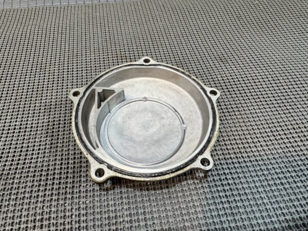 1983 YAMAHA VENTURE XVZ1200 ENGINE WATER COOLANT PUMP COVER - Image 3