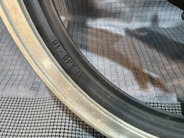 1983 YAMAHA VENTURE XVZ1200 FRONT WHEEL RIM - Image 4
