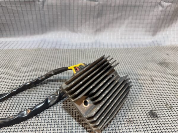 2009 Aprilia Shiver 750 SL750 RECTIFIER VOLTAGE REGULATOR BB506 - Image 4