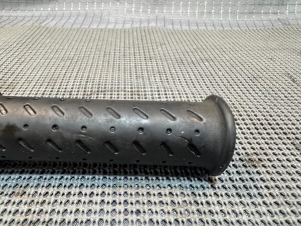 08-18 2009 Aprilia Shiver 750 SL750 Right Throttle Grip - Image 4