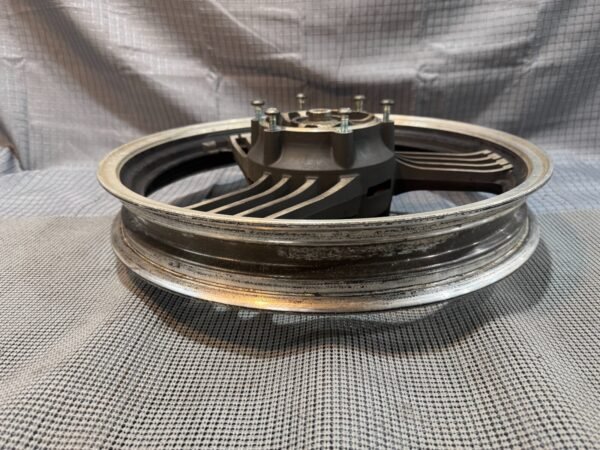 1983 YAMAHA VENTURE XVZ1200 FRONT WHEEL RIM - Image 8