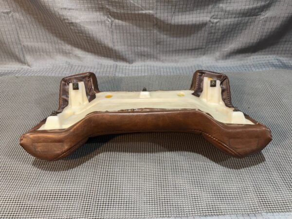 1983 Yamaha XVZ1200 Venture Royale Trunk Backrest Passenger Brown With Hardware - Image 7