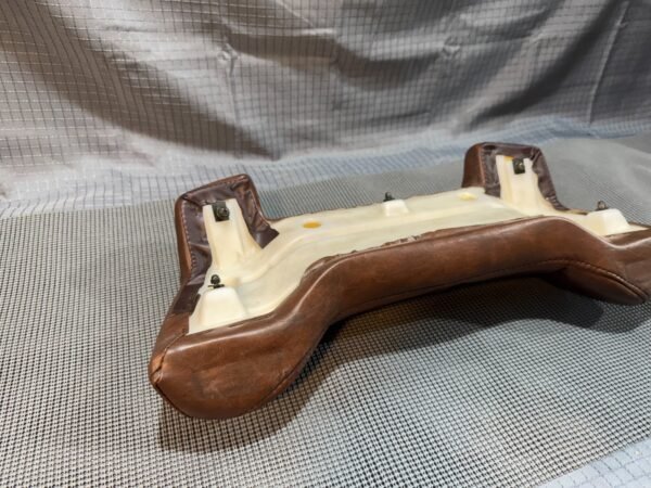 1983 Yamaha XVZ1200 Venture Royale Trunk Backrest Passenger Brown With Hardware - Image 8